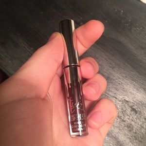 FREE Kylie mini matte liquid lipstick in Vixen